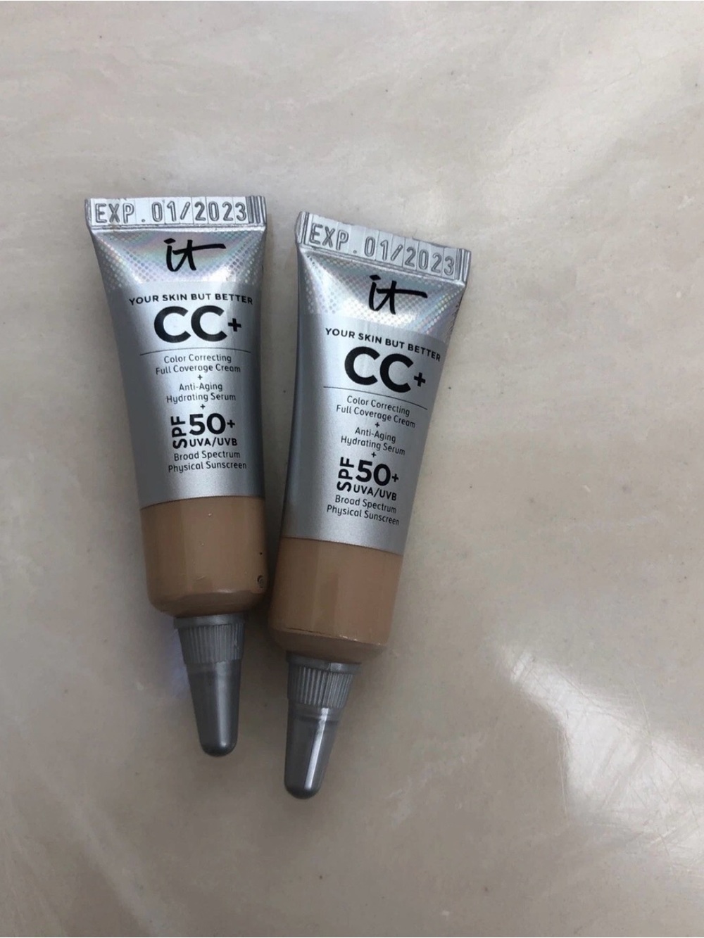 it cosmetics CC+ Full Coverage Color Correcting Cream - Medium Beige/Tan